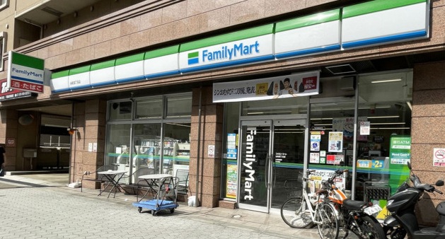 コンビニ　ファミリーマート 谷町四丁目店（コンビニ）まで363m