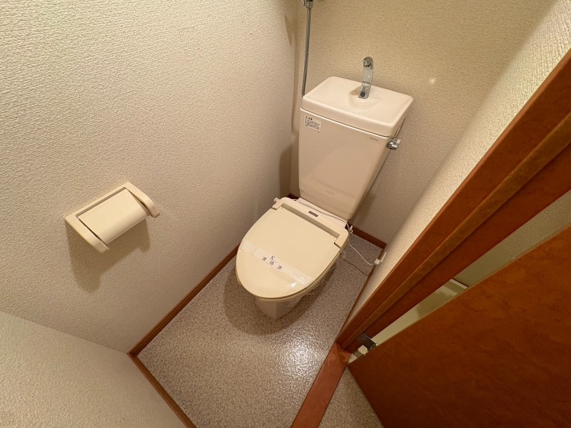 トイレ　こちらはトイレです。お手入れも楽ちんです！