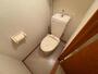 トイレ　こちらはトイレです。お手入れも楽ちんです！