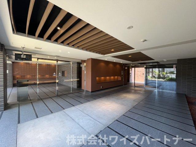 エントランス　※別号室の為、現況優先