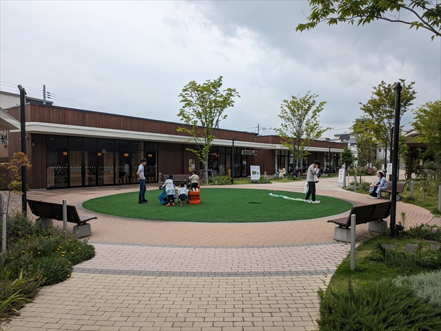 ショッピングセンター　夙川グリーンプレイス（ショッピングセンター）まで655m