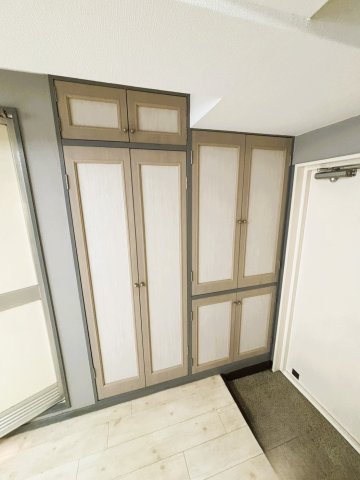 その他　玄関と収納