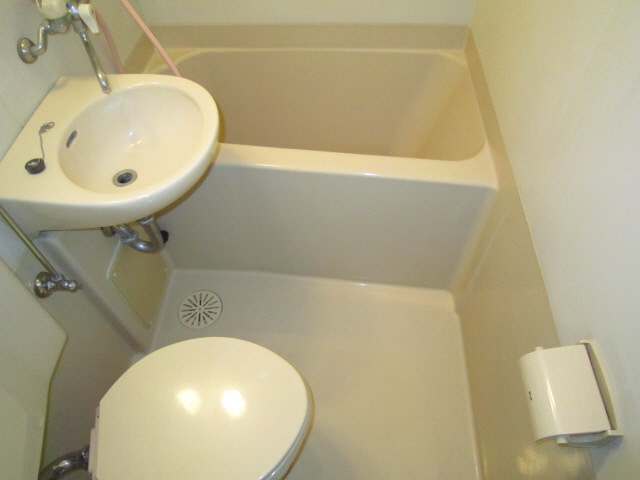 トイレ　写真は同マンションの他のお部屋のものです
