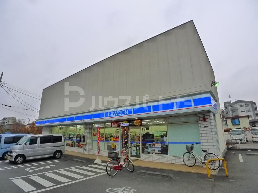 コンビニ　ローソン足立扇三丁目店（コンビニ）まで310m