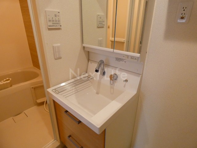 洗面設備　ロッソペレンネ