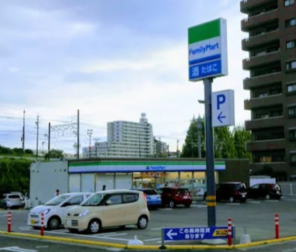 コンビニ　ファミリーマート 日進栄二丁目店（コンビニ）まで1167m