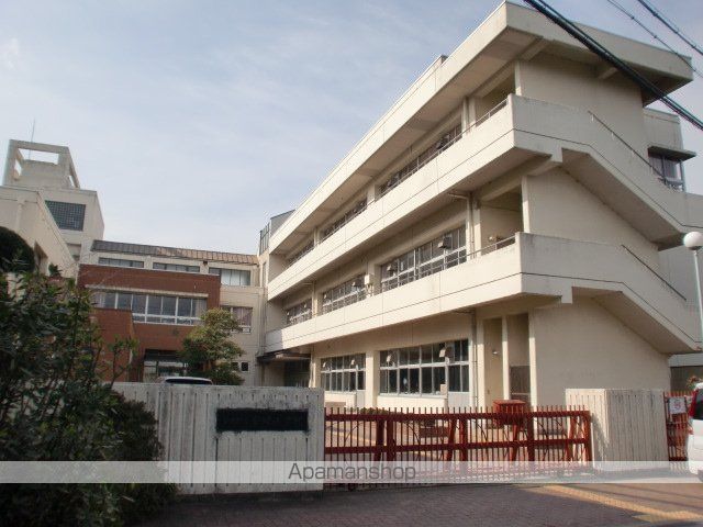 小学校　安堵町立安堵小学校（小学校）まで1833m