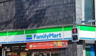 コンビニ　ファミリーマート 台東三筋一丁目店（コンビニ）まで118m