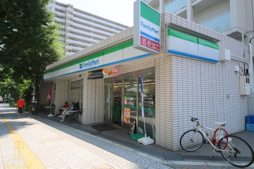 コンビニ　ファミリーマート 森ノ宮中央店（コンビニ）まで306m