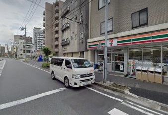コンビニ　セブンイレブン（コンビニ）まで1604m
