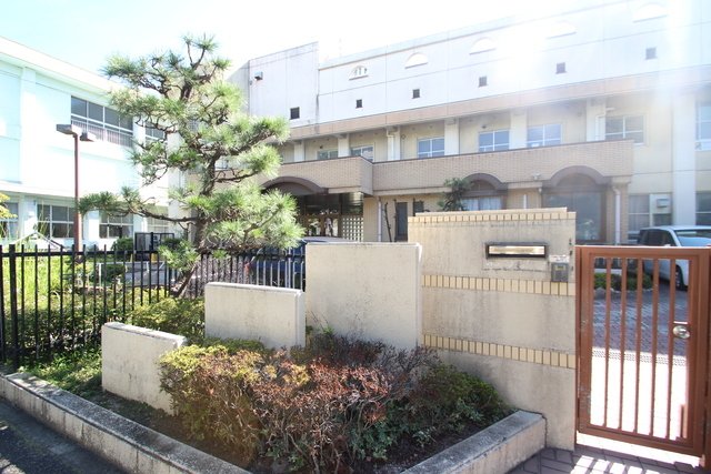 小学校　名古屋市立東白壁小学校（小学校）まで862m