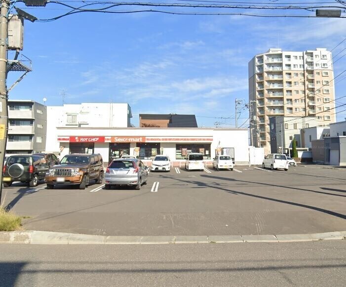 コンビニ　セイコーマート月寒東2条店（コンビニ）まで208m