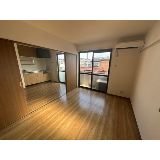居室・リビング　明るい南向きのお部屋です♪