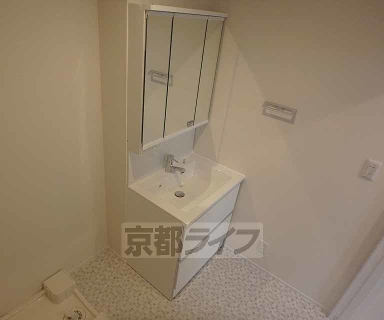 洗面設備　独立脱衣所です・