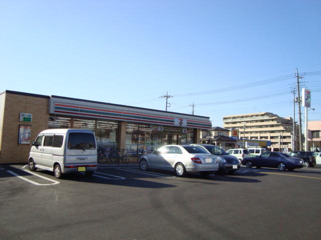 コンビニ　セブンイレブン（コンビニ）まで196m
