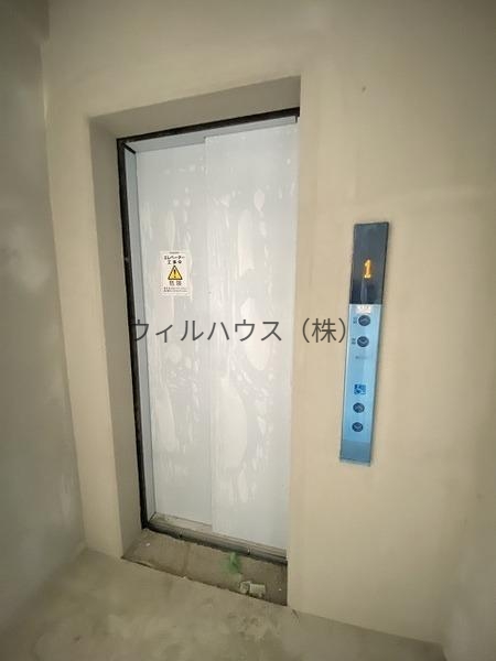 エントランス　エレベーター！