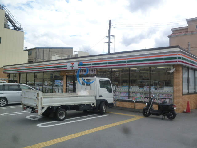 コンビニ　セブンイレブン大阪巽東4丁目店（コンビニ）まで382m
