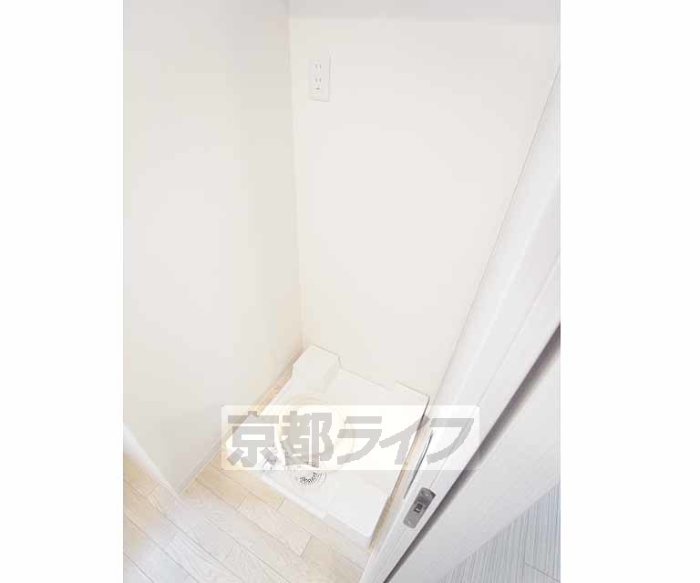 その他設備　脱衣所に洗濯機が置けます。