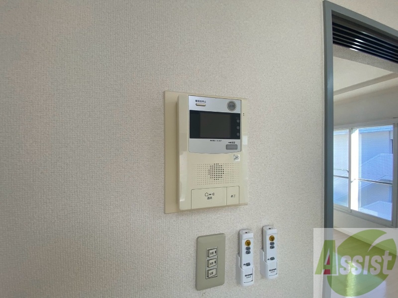 セキュリティ　ＴＶモニター付インターホンです。来客者の顔が見えるので安心！