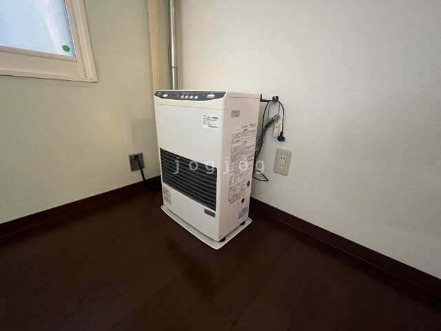 その他設備　リビングには灯油ストーブを完備しています。
