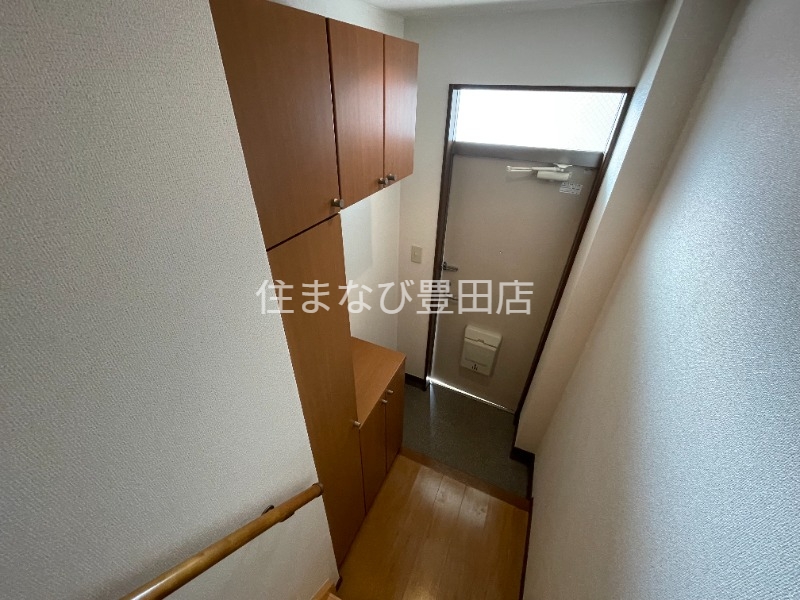 玄関　同型別部屋写真