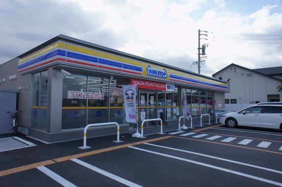 コンビニ　ミニストップ（コンビニ）まで120m
