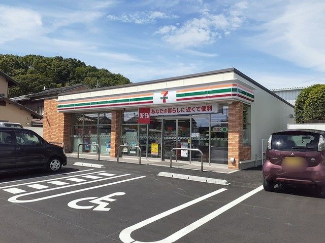 コンビニ　セブンイレブン彦根岡町店様（コンビニ）まで490m