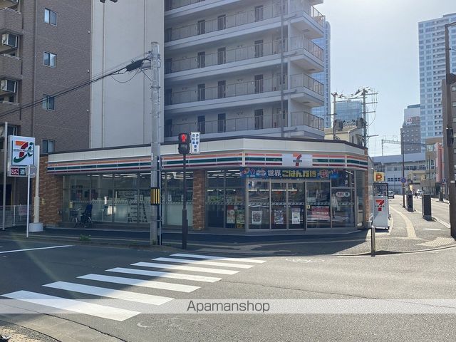 コンビニ　セブンイレブン（コンビニ）まで134m