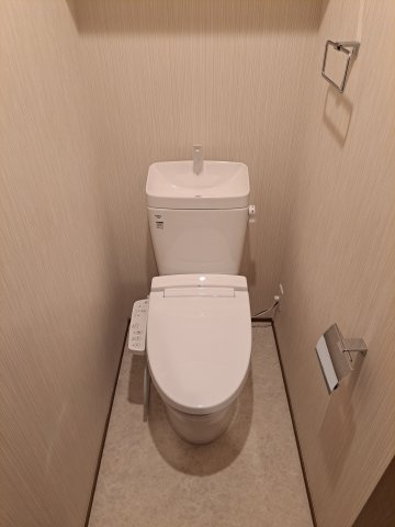 トイレ　キレイな個室空間です
