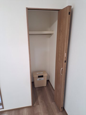 収納　お洋服もたくさんしまえます