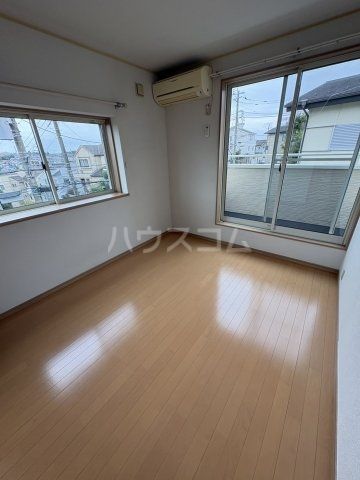 しらとり台戸建ての居間写真