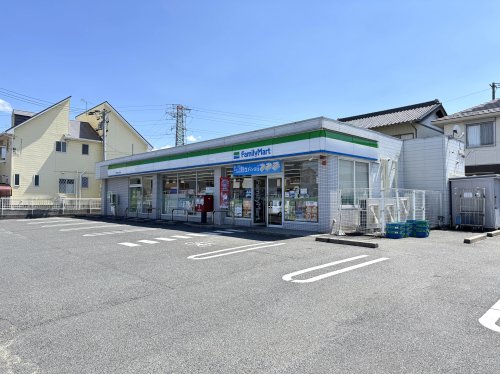 コンビニ　ファミリーマート 大手田酉店（コンビニ）まで327m