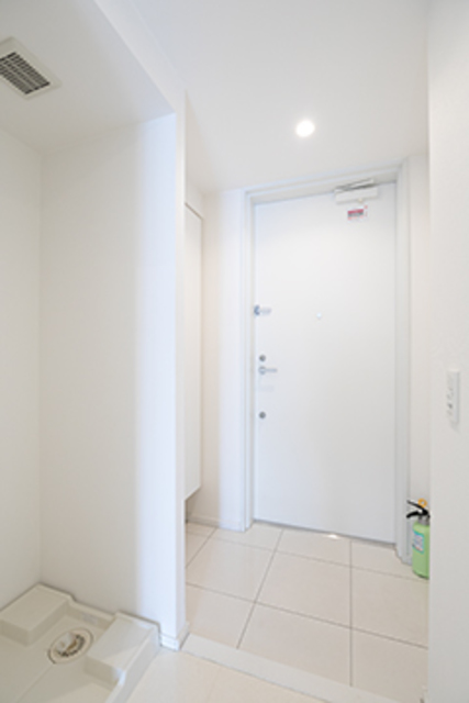 玄関　※写真は同タイプ住戸です。