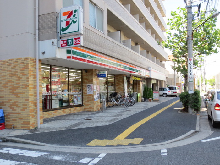 コンビニ　セブンイレブン広島観音本町店（コンビニ）まで390m