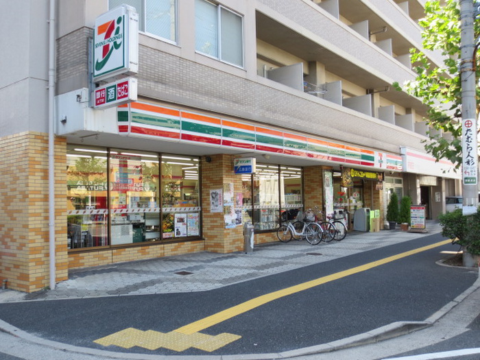 コンビニ　セブンイレブン広島観音本町店（コンビニ）まで450m