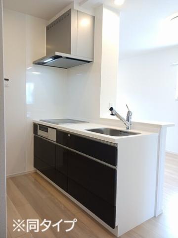 キッチン　※同タイプ部屋の写真です。