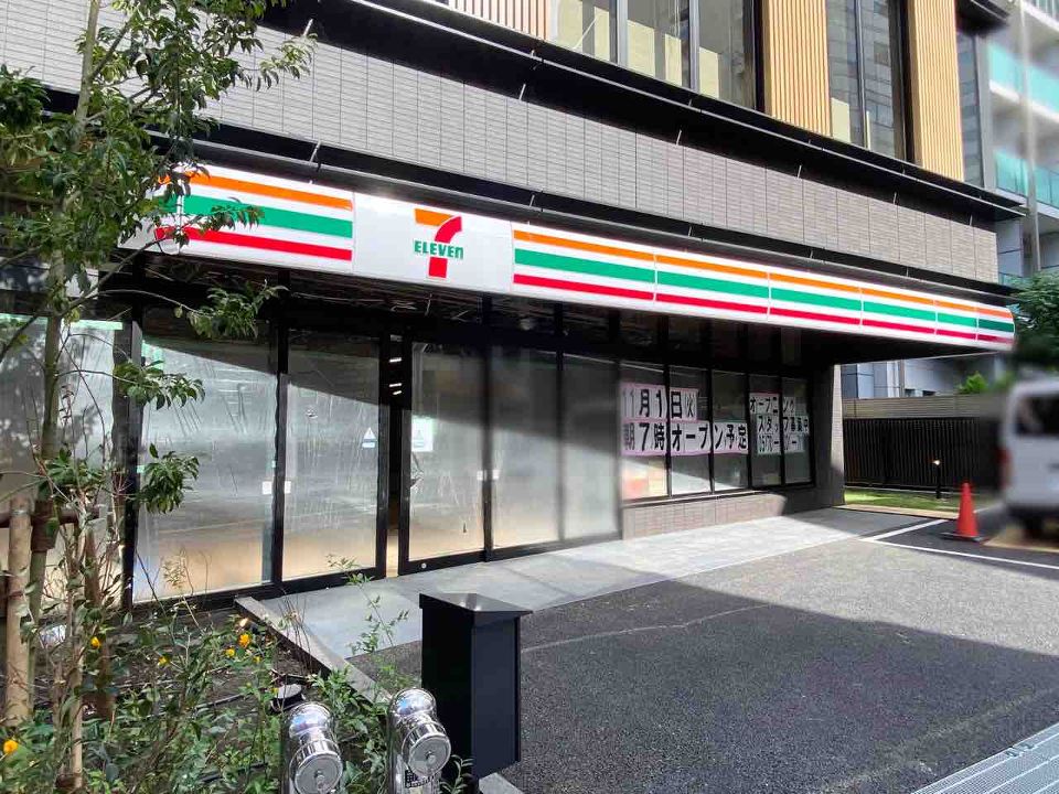 コンビニ　セブンイレブン ヴィアイン赤坂店（コンビニ）まで24m