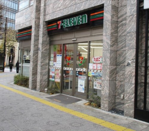 コンビニ　セブンイレブン 神田須田町中央通り店（コンビニ）まで55m