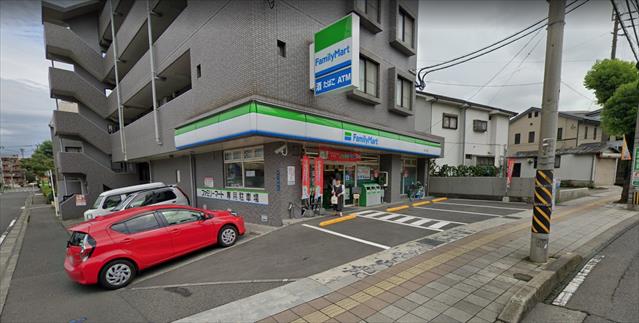 コンビニ　ファミリーマート（コンビニ）まで452m