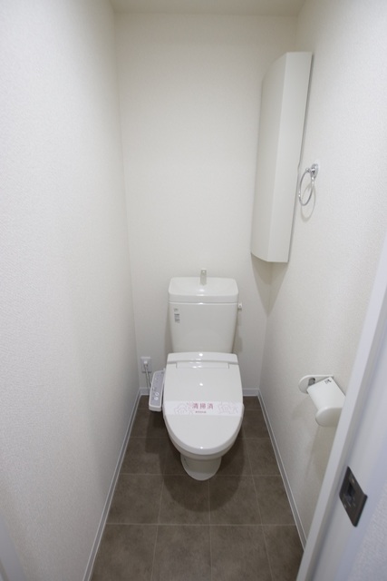 トイレ　収納付きトイレです♪