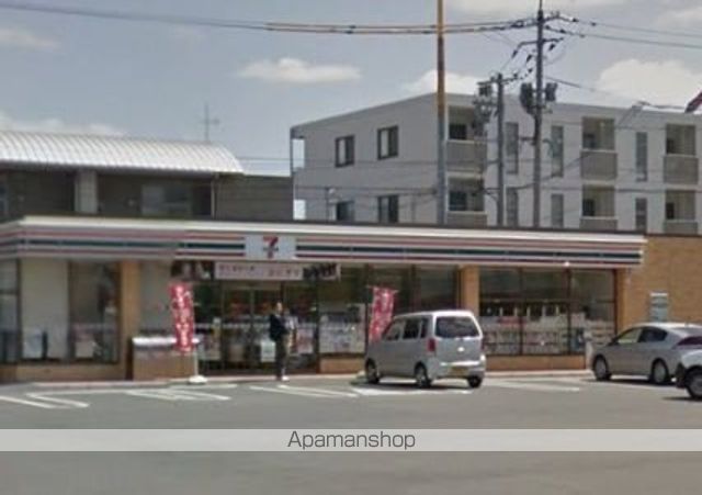 コンビニ　セブンイレブン（コンビニ）まで696m