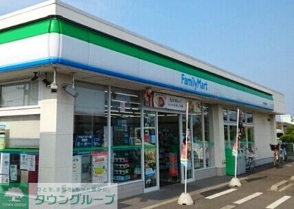 コンビニ　ファミリーマート千葉誉田駅前店（コンビニ）まで490m