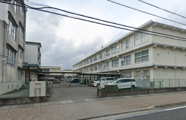 小学校　静岡市立賤機南小学校（小学校）まで100m