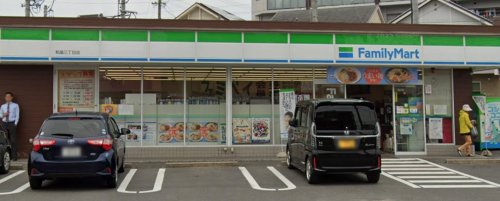 コンビニ　ファミリーマート 粕畠三丁目店（コンビニ）まで452m