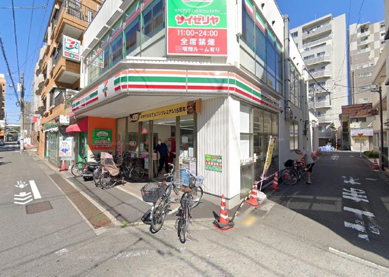 コンビニ　ファミリーマート（コンビニ）まで80m