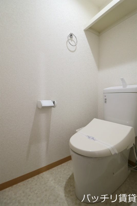トイレ　画像は別号室の為、現状優先になります。