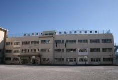 小学校　赤土小学校（小学校）まで690m