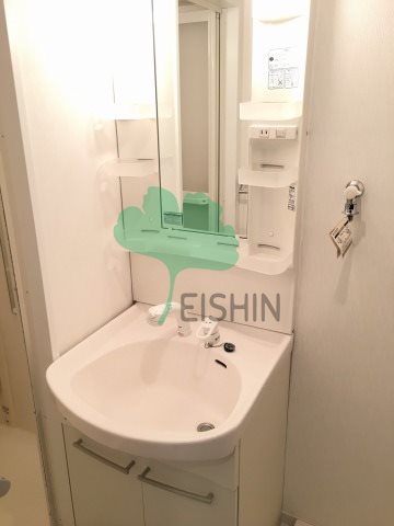 洗面設備　シンプルで使いやすい洗面台です！