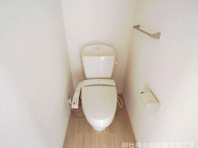 ジヴェルニー 003のトイレ写真