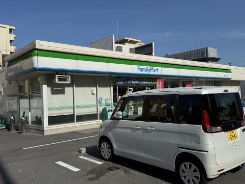 コンビニ　ファミリーマート　矢田一丁目（コンビニ）まで491m